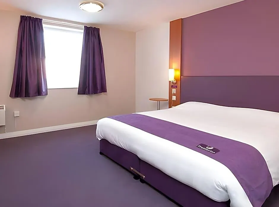 Premier Inn London Bank-1