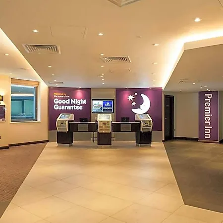 Premier Inn London Bank-3